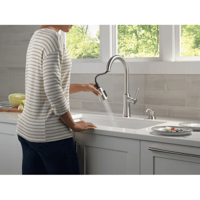 Chalet Stainless Steel Single Handle Pull-Down Kitchen Faucet with Sprayer (Deck Plate and Soap Dispenser Included) - Image 14