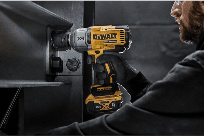 20V MAX Cordless Impact Wrench Kit, 20V MAX, 1/2" Hog Ring with 4-Mode Speed, Includes Battery, Charger and Kit Bag (DCF900P1) - Image 6