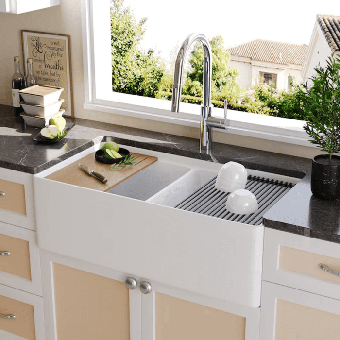 Farmhouse Apron Front 33-In X 20-In White Fireclay Single Bowl Workstation Kitchen Sink - Image 15