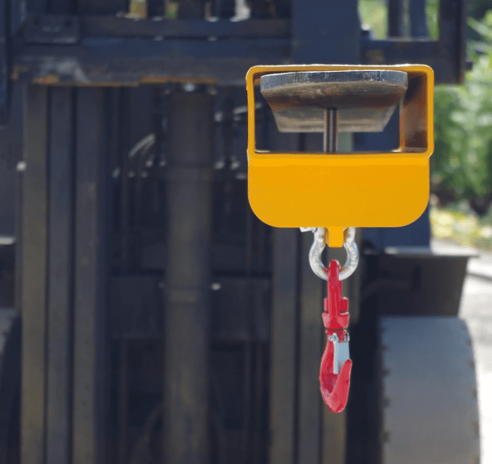 Forklift Lifting Hook Attachment 2200Lbs Capacity Single Mobile Forklift Crane with Swivel Hook and Large T-Screw Forklift Lifting Hoist Fork Lifting Hook Device - Image 4